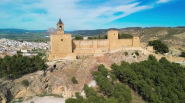 Antequera, Endülüs Alcazaba Kalesi 'nin havadan görünüşü - İspanya
