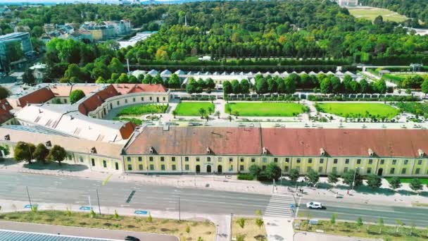 Luchtfoto Van Schonbrunn Park Vanaf Parkeerplaats Wenen Oostenrijk — Stockvideo