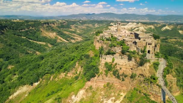 Panoramiczny Widok Lotu Ptaka Civita Bagnoregio Okolicach Średniowiecznego Miasta Włochy — Wideo stockowe
