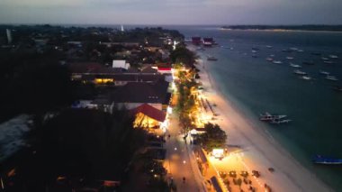 Gili Trawangan, Lombok 'un gece hava görüntüsü.