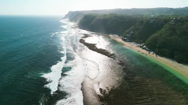 Luchtfoto Van Melasti Ungasan Beach Bali — Stockvideo