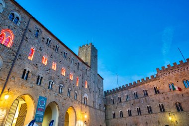 Volterra, İtalya - 14 Ekim 223: Ortaçağ Meydanı.