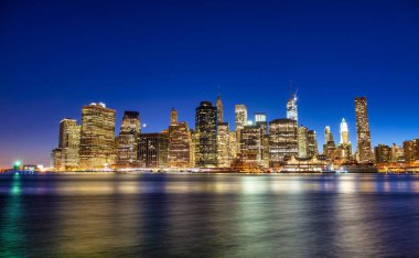 New York - Aşağı Manhattan Gün batımında.