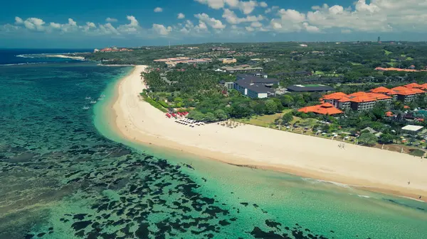 Bali, Endonezya 'daki Nusa Dua Sahili' nin havadan görünüşü