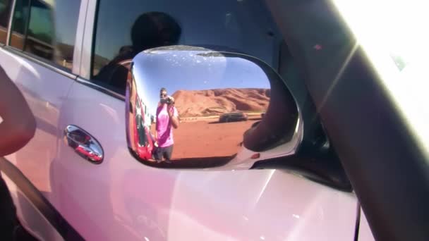 Австралийские Цвета Outback Видно Отражающего Зеркала Автомобиля — стоковое видео