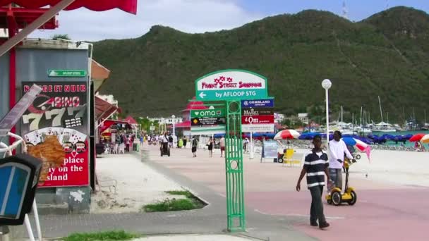 Maarten Hollanda Antilleri Nisan 2009 Turistler Öğleden Sonra Ana Caddeyi — Stok video