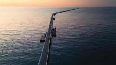 Günbatımında Busselton Jetty 'nin hava manzarası, Batı Avustralya.