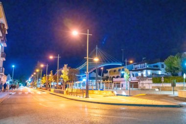 Ronda, İspanya - 6 Nisan 2023: Geceleri Ronda sokakları, İspanyol Mağribi kasabası.