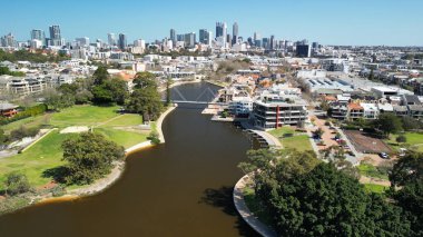 Perth, Avustralya 'daki Claise Brook ve Mardalup Park' ın havadan görüntüsü