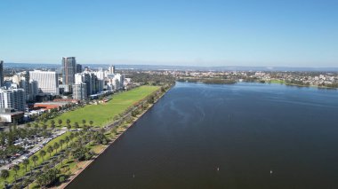 Perth Cityscape ve Swan River 'ın hava manzarası, Avustralya.