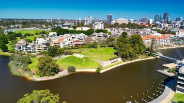 Perth, Avustralya 'daki Claise Brook ve Mardalup Park' ın havadan görüntüsü