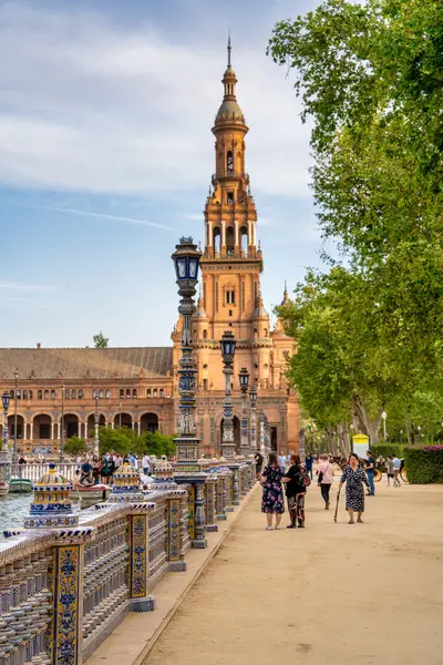Sevilla Španělsko Dubna 2023 Turisté Užívají Venkovní Čas Náměstí Plaza — Stock fotografie