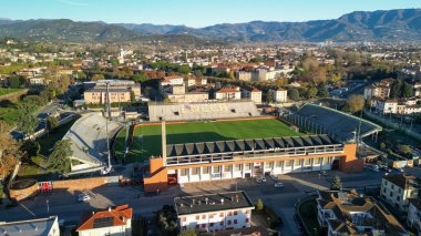 Lucca, Toskana 'daki Porta Elisa Futbol Stadyumu' nun hava manzarası - İtalya.