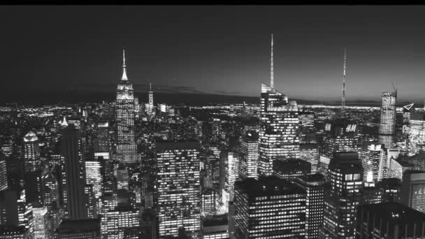 Нью Йорк Декабрь 2018 Панорамный Ночной Вид Манхэттенские Небоскребы Чёрно — стоковое видео