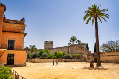 Jerez de la Frontera, İspanya - 8 Nisan 2023: Güney İspanya 'nın Jerez de la Frontera kenti, dış görünüm.