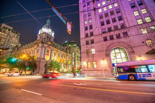 Şehir Sokakları Binalar Gece Vancouver — Stok fotoğraf