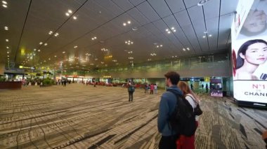 Singapur - 14 Eylül 2023: Changi Uluslararası Havaalanı Modern İçişleri.