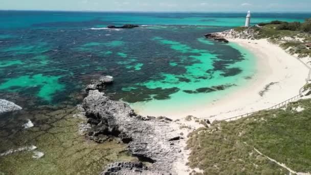 オーストラリア ロットネスト島の盆地の空中眺望 — ストック動画