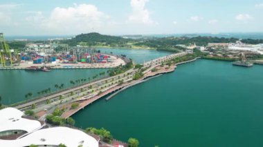 Sentosa Sahili, Singapur. Güneşli bir günde sahil ve kıyı manzarası.