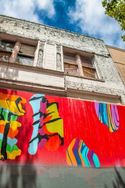 San Francisco, CA - 6 Ağustos 2017: Şehir sokakları ve binaları