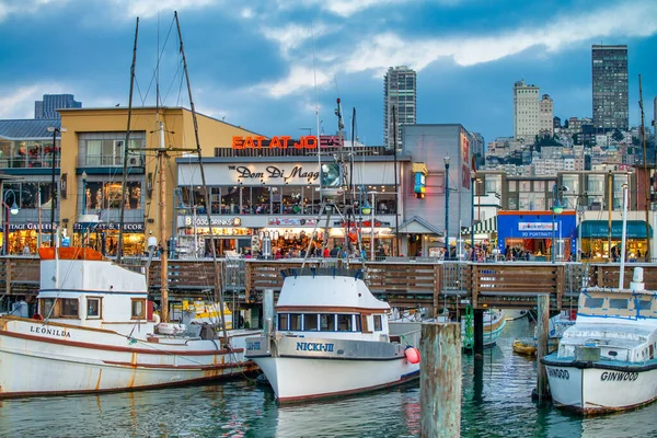 San Francisco Agosto 2017 Calles Edificios Largo Fisherman Wharf Atardecer —  Fotos de Stock