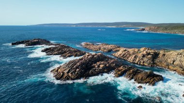 Kanal Kayalıkları 'nın sahil şeridi, Yellingup, Margaret Nehri Bölgesi.