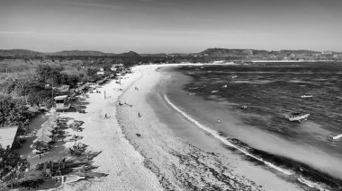 Lombok, Endonezya 'daki Tanjung Aan Sahili' nin havadan görünüşü.