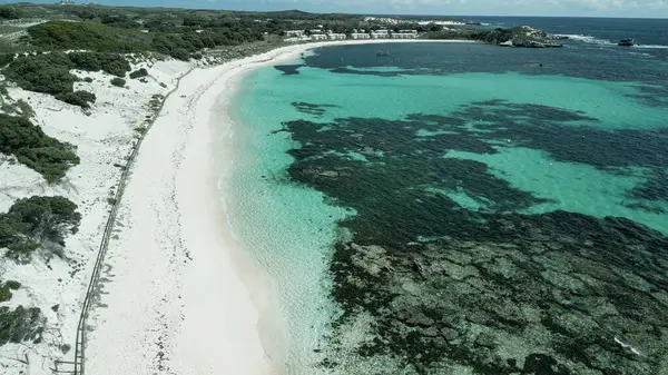 Rottnest Adası, Avustralya 'daki Havza manzarası.