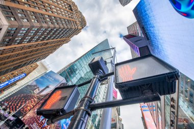 New York Şehri - 30 Kasım 2018: Sabah Times Meydanı 'nda turistler.