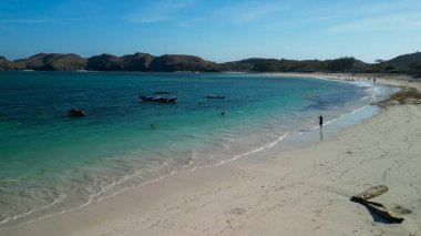 Lombok, Endonezya 'daki Tanjung Aan Sahili' nin havadan görünüşü.