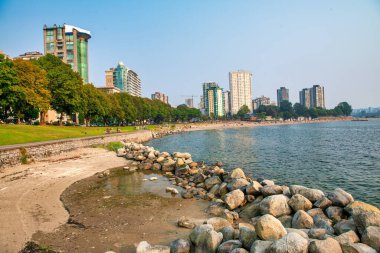 Günbatımında Stanley Park 'tan Vancouver.