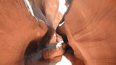 Arizona, Page yakınlarındaki Navajo Reservation 'da bulunan Yukarı Antilop Kanyonu..