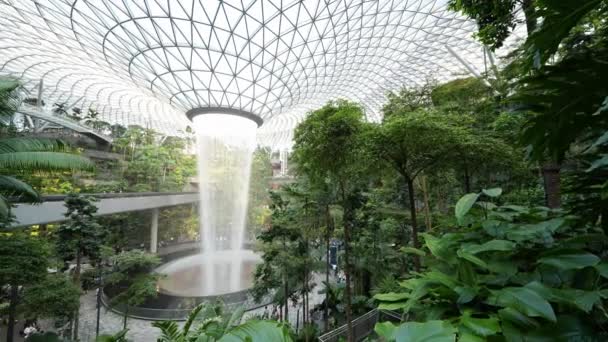 Singapore September 2023 Waterspelen Jewel Watervallen Stockvideo's