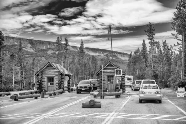 Wyoming, ABD - 10 Temmuz 2019 Grand Teton Ulusal Parkı Girişi.