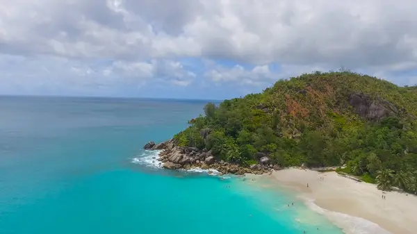 Praslin Stranden Seychellene Flyfoto Tropisk Kystlinje Solrik Dag – stockfoto