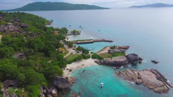 Felicite Island Dicht Bij Digue Seychellen Luchtfoto Van Tropische Kustlijn Rechtenvrije Stockvideo's