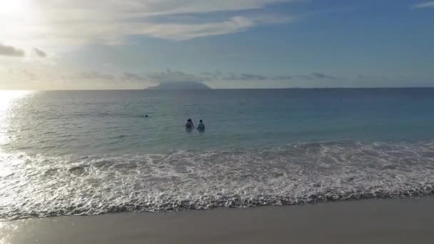 Mahe Beach Seychely Letecký Pohled Tropické Pobřeží Slunečného Dne — Stock video
