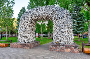 jackson kasaba meydanında, wyoming Elk boynuz kemerler.