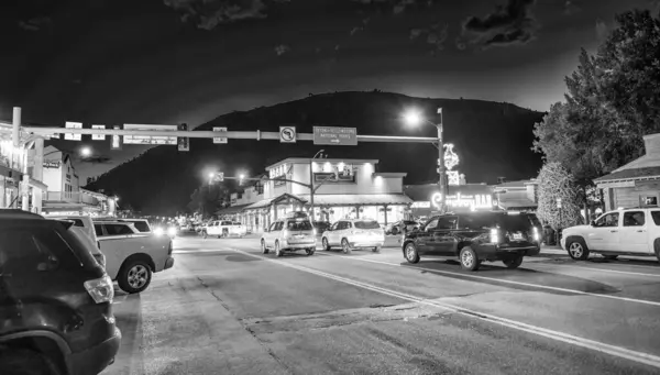 Jackson Hole Iulie 2019 Străzile Orașului Mașinile Timp Noapte — Fotografie, imagine de stoc