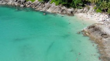 Phuket, Tayland 'daki Freedom Beach hava manzarası.