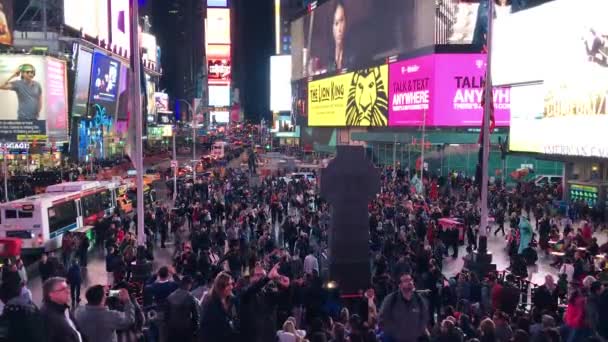 Нью Йорк Жовтень 2015 Року Переповнена Таймс Сквер Вночі Місцевими Ліцензійні Стокові Відео