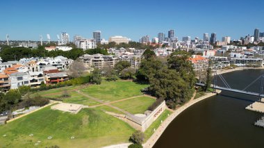 Perth, Avustralya 'daki Claise Brook ve Mardalup Park' ın havadan görüntüsü