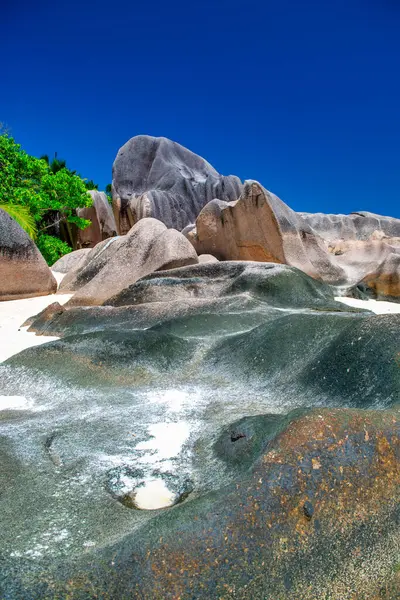 La Digue Adası, Seyşeller, Afrika 'nın inanılmaz manzarası.