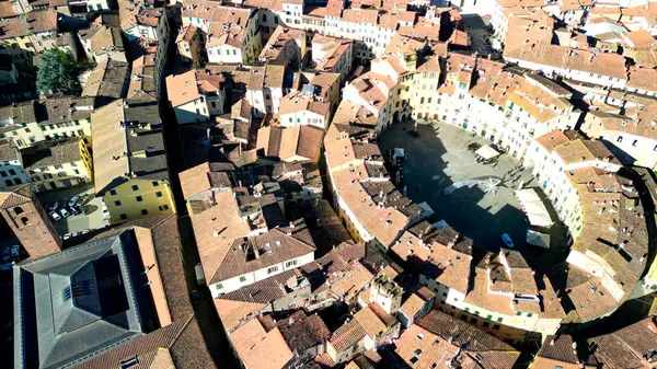 Luftaufnahme Der Piazza Anfiteatro Lucca Toskana Italien lizenzfreie Stockfotos