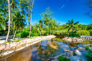 Seyşeller Takımadası 'ndaki La Digue Adası' nın muhteşem manzarası.