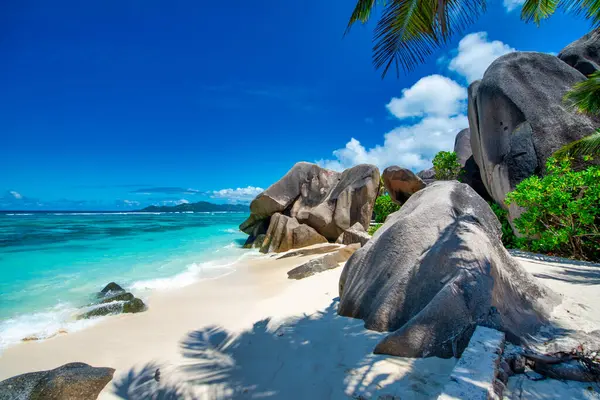 Erstaunliche Landschaft Der Insel Digue Archipel Der Seychellen lizenzfreie Stockbilder