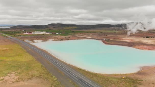 Vista Aérea Lago Azul Feita Partir Água Proveniente Usina Geotérmica — Vídeo de Stock