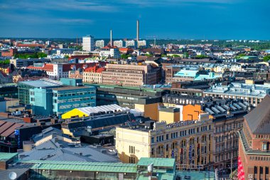 Helsinki, Finlandiya - 3 Temmuz 2017: Güneşli bir yaz gününde Helsinki kenti.