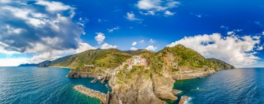 Manarola panoramik hava manzarası, Cinqueterre, İtalya.