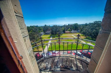 Vancouver Adası, Kanada - 15 Ağustos 2017: Güneşli bir günde Victoria 'da Craigdarroch Kalesi iç görünümü.